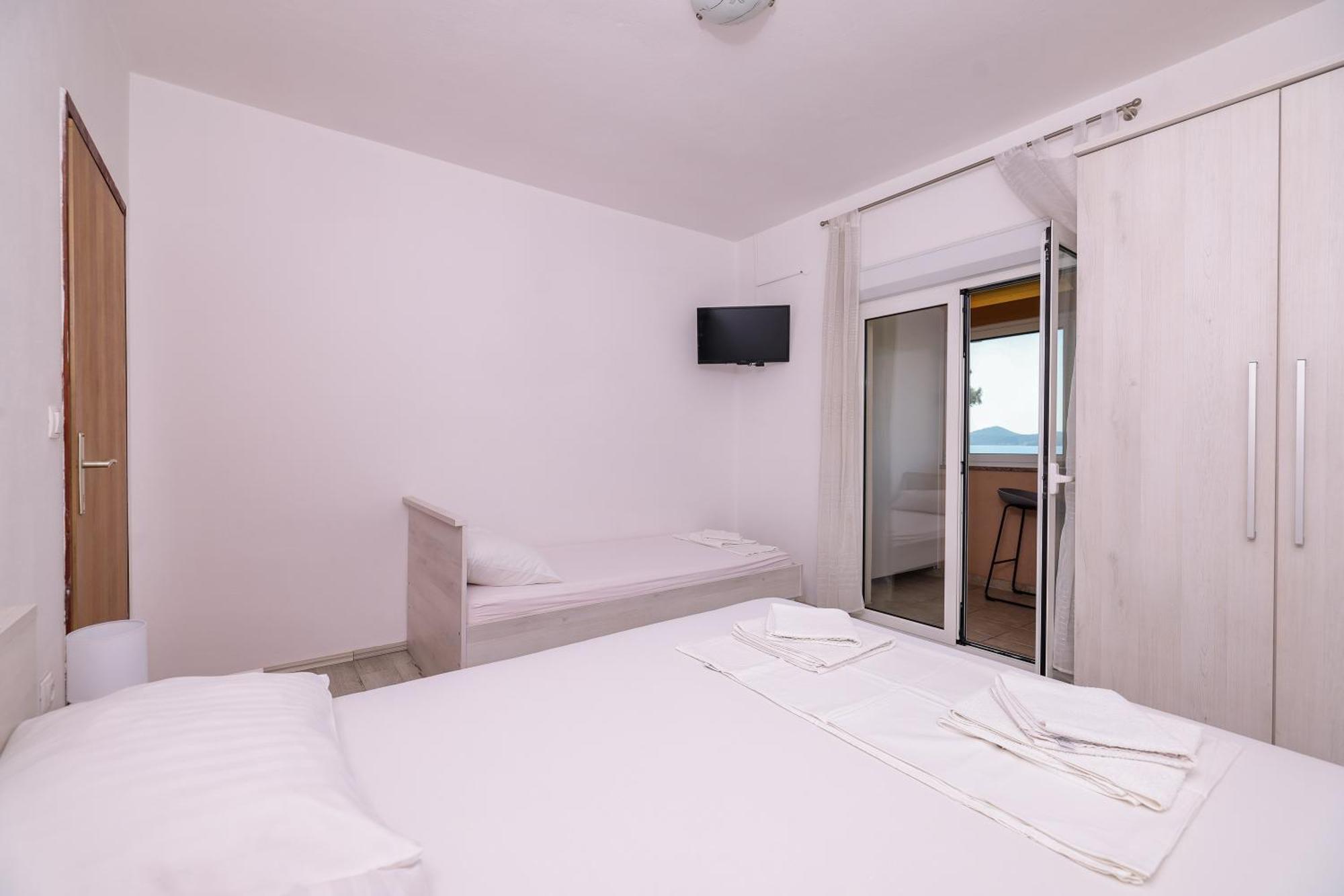 Apartments Becky On A Sandy Beach Without Crowd Sukošan 외부 사진
